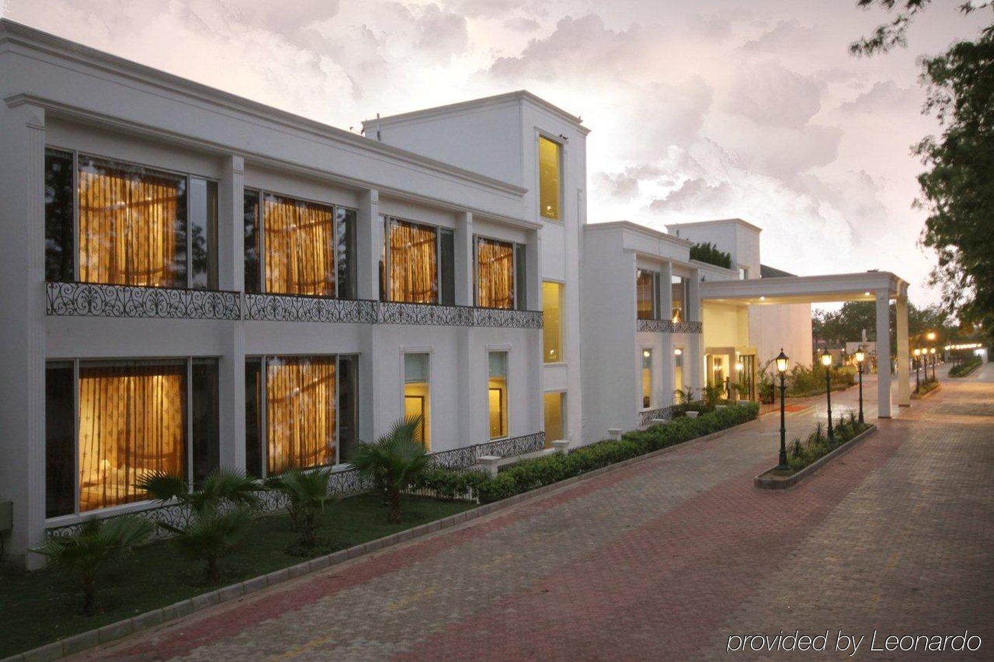 Country Inn & Suites By Radisson, Delhi Satbari New Delhi Exterior photo